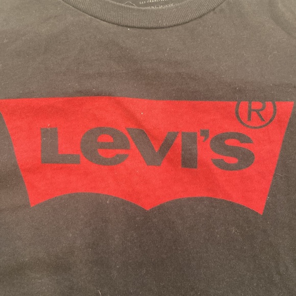Levi’s Black and Red Tee - Picture 2 of 4